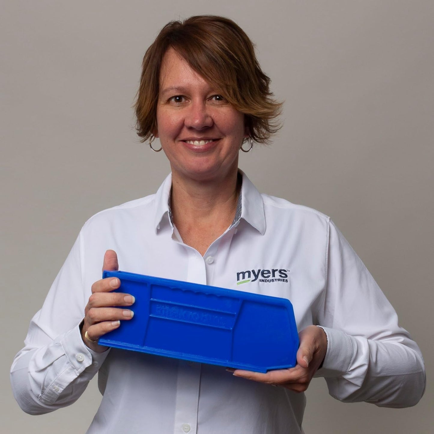 Akro-Mils 30224 AkroBins Plastic Storage Bins, Space-Saving Stackable Bins for Garage, Pantry, Craft Organization, 11" L x 4" W x 4" H, Green, 12-Pack