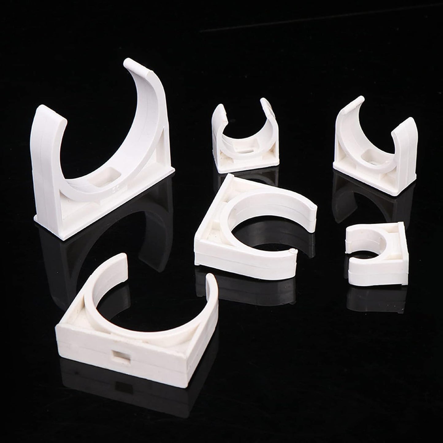 100 Pcs U-Shaped PVC Water 20mm Pipe Clamps Clips, U-Shaped Buckles Fit for 3/4" (20mm) Water Pipes and TV Trays Tubing Hose Hanger Support Pex Tubing （White 20mm）