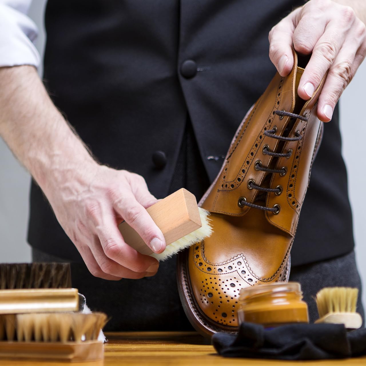 GLEAVI Scrub Cleaning Brush - 4 Pcs Soft Bristles Heavy Duty Scrub Brush with Wooden Handle Household Scrub Brush for Cleaning Upholstery, Car Interior Cleaning, Furniture, Couch, Sofa